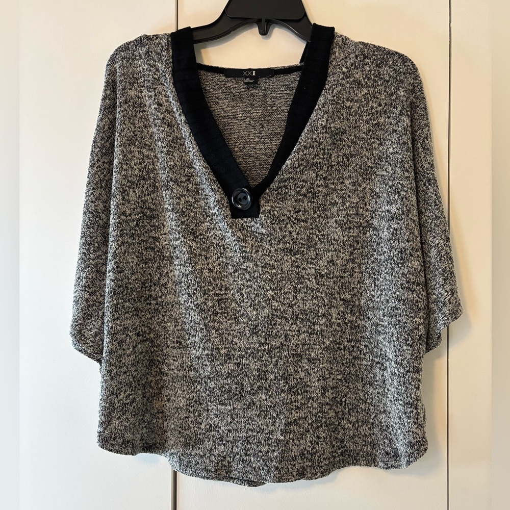 Forever 21 Black and Gray Knit Top